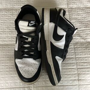 Nike Panda Low Dunks